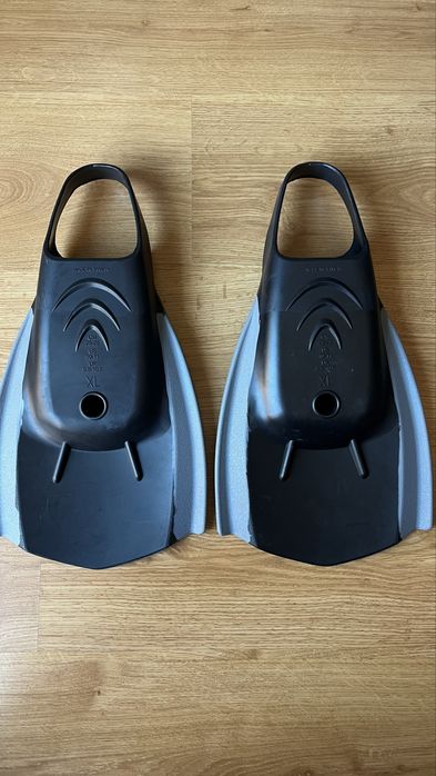 Pés de pato Sola Wetsuits Novos