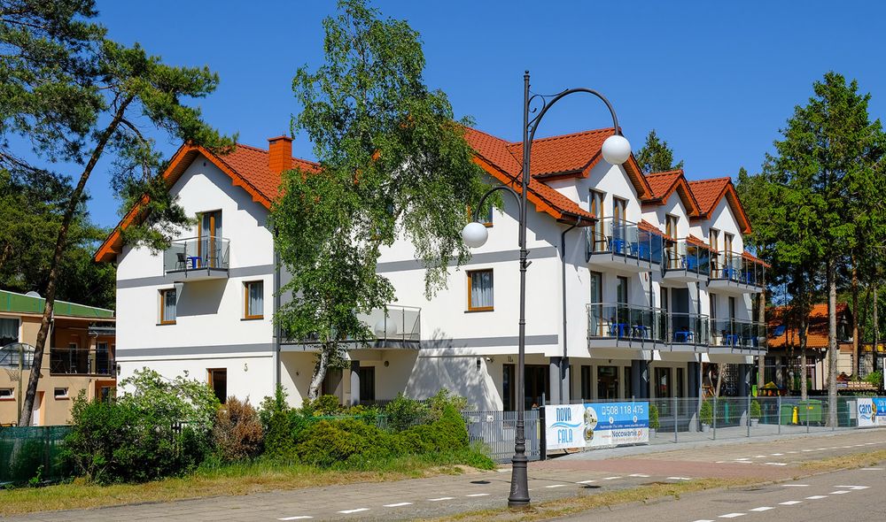Łeba BLISKO MORZA- Pokoje, Apartamenty, Studia położony w lasku sosnowym!