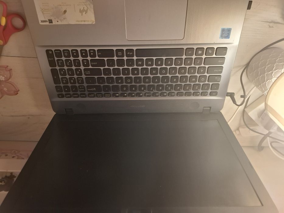 Laptop ASUS Sonicmaster Vivobook Max