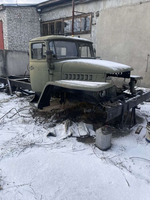 Продам кабину и раму Урал