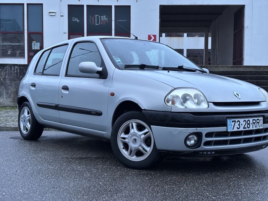 Renault Clio 1.2 16V - Ano 2005
