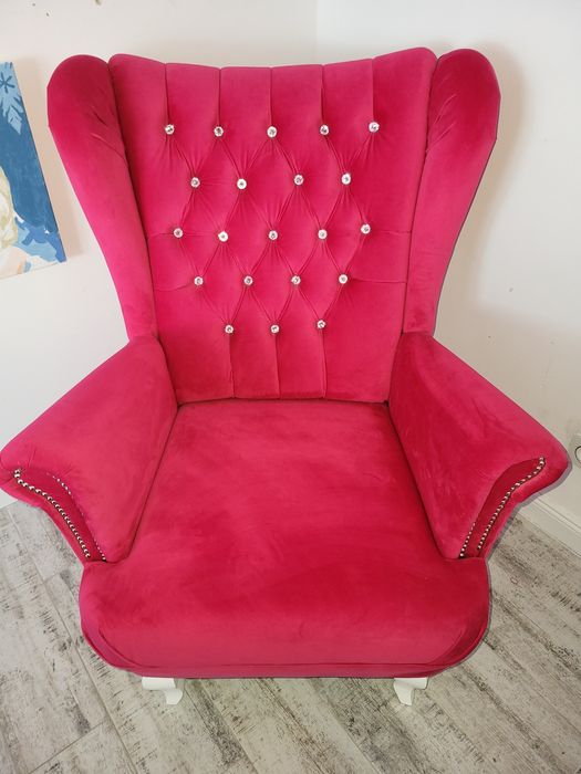 Fotel uszak fuksja super stan