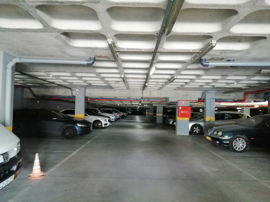 Estacionamento Estação Monte Abrão