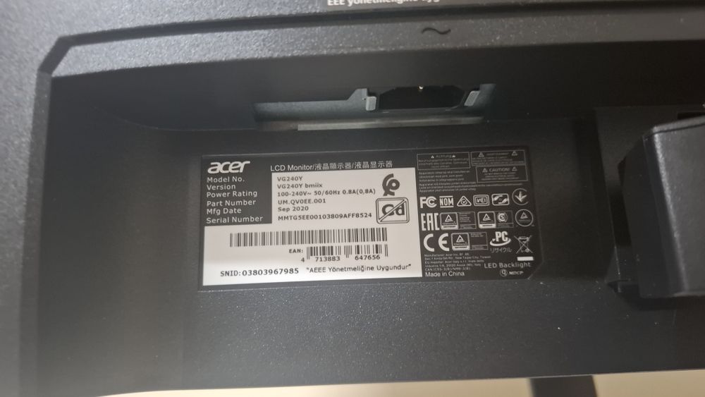 Monitores 27" e 24" acer