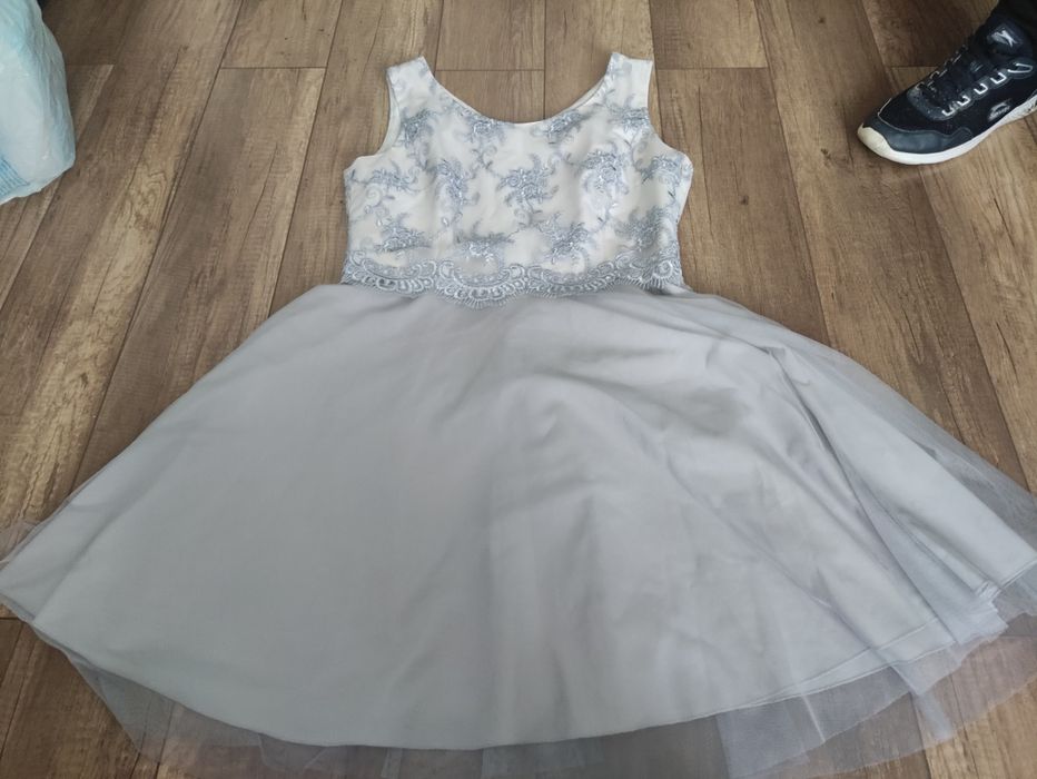 Sukienka szaro biała elegancka