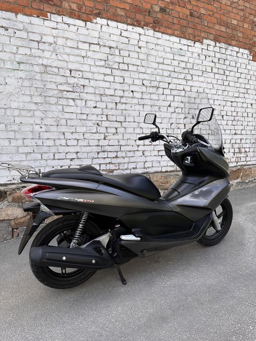 Скутер-мопед Honda PCX-150