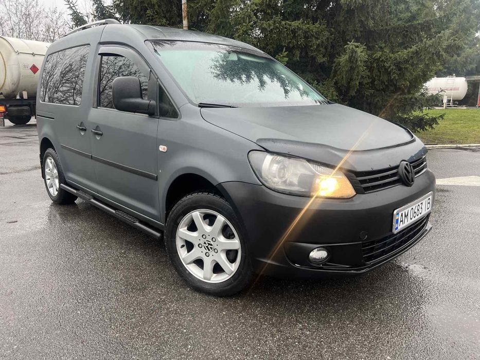 Volkswagen Caddy 1.6 дизель2011