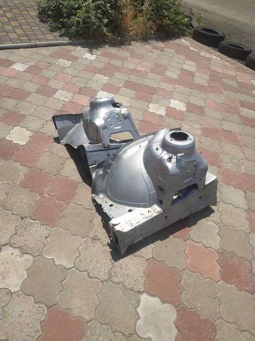 Продам передние стаканы на Мерседес 220 задний привод