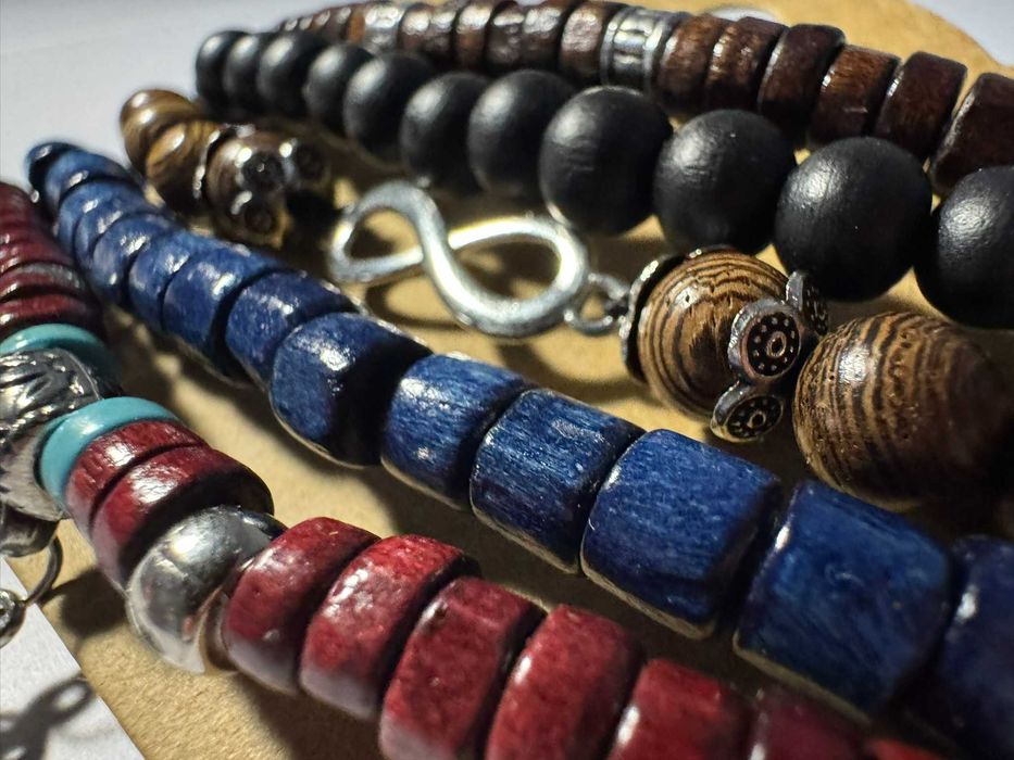 Pięć drewnianych bransoletek znak nieskączności  Boho (m27)
