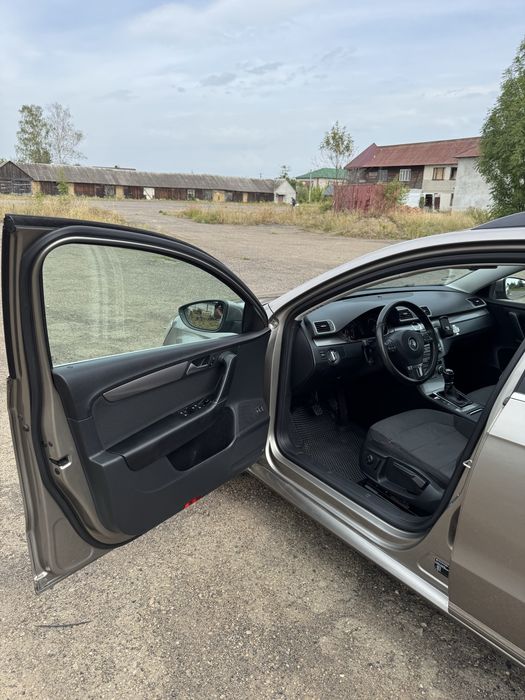 Volkswagen Passat B7 2013 року