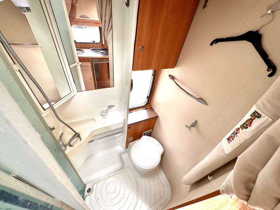 Autocaravana Ford Cama Central e AC 2.2TDCI 140cv