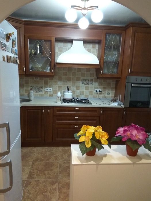 Кухня з масива дерева