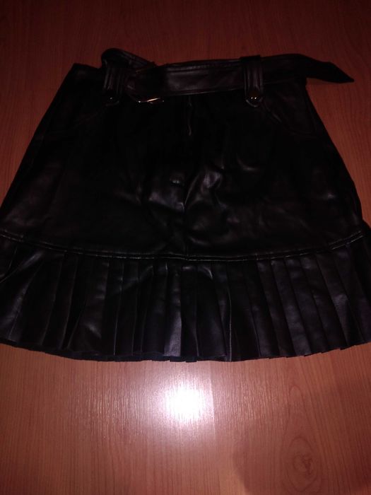Saia de couro preta tamanho S