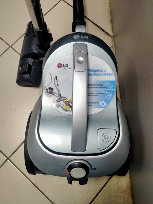 Пылесос LG VK7816R