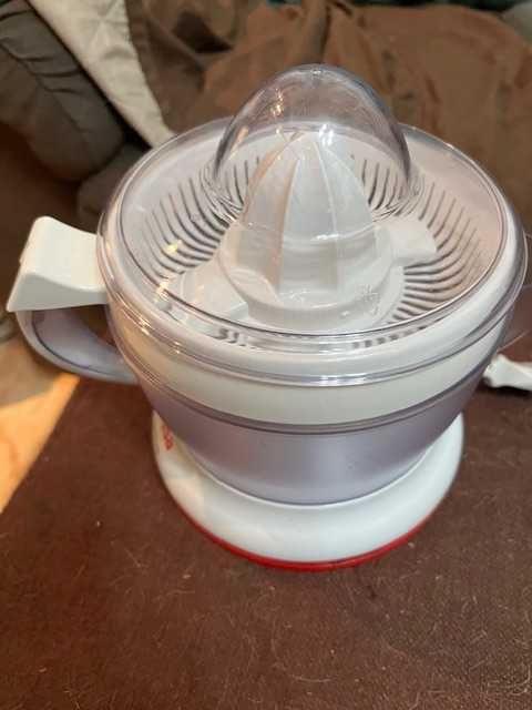 Aparelhos diversos - máquina de sumos, picadoura