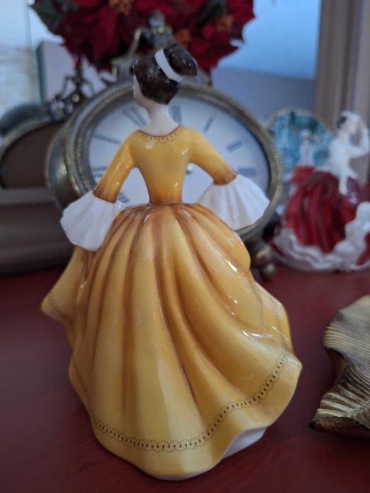 Figurka porcelanowa Royal Doulton Stephanie