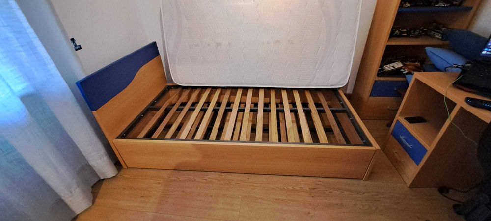 Cama individual 100x200cm com gavetão de cor faia