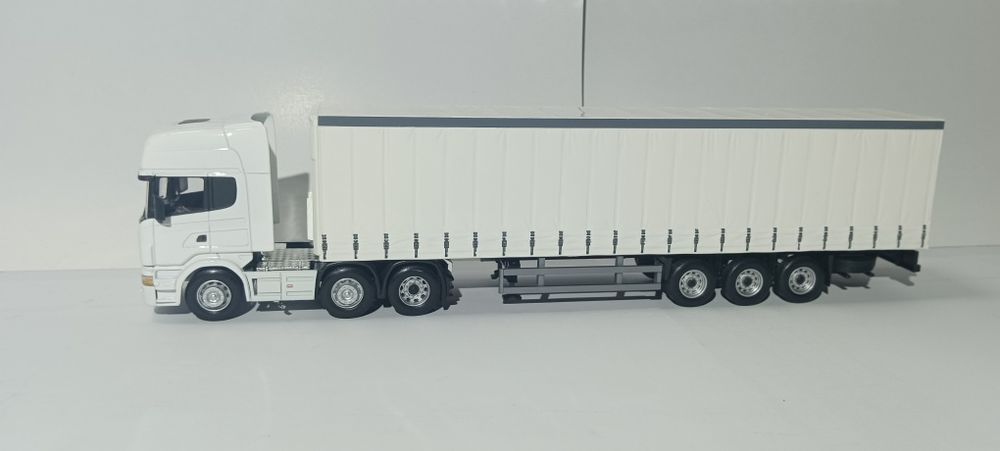 Scania escala 1/50