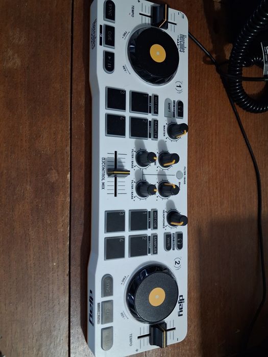 Dj setup Hércules462749373469839361