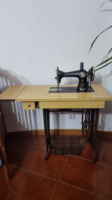 Máquina costura singer