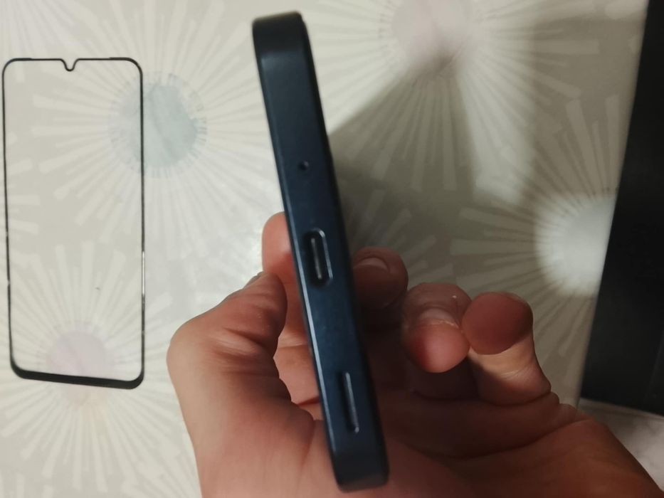 Vendo telemóvel Samsung galaxy A16, 5G desbloqueado black blue