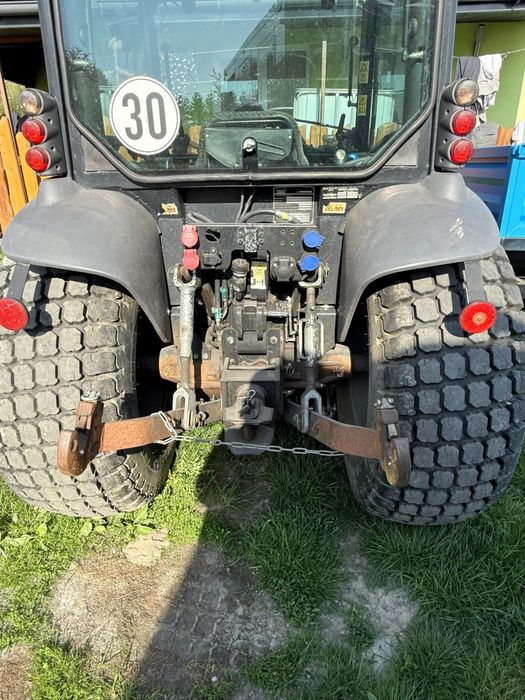 Sprzedam traktor wraz z calym sprzetem