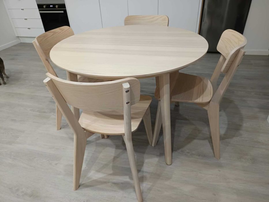 Conjunto Mesa Redonda IKEA LISABO + 4 Cadeiras (Chapa de Freixo) – Como Novo