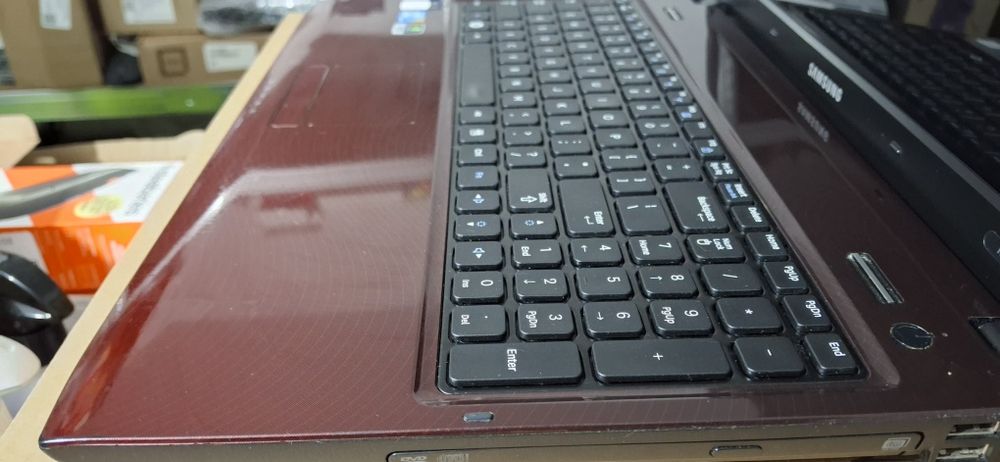 Laptop Samsung R580