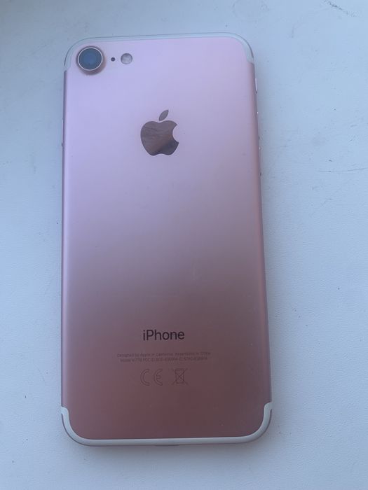 iPhone 7.Рожевий