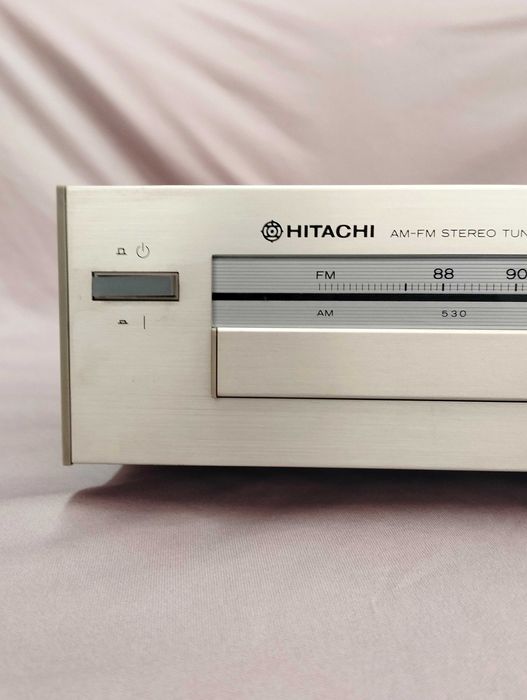 Hitachi FT-3500 AM/FM Rádio