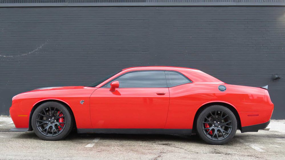 Dodge Challenger SRT Hellcat      2017