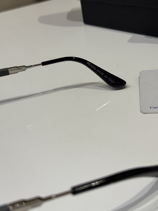 Окуляри Prada сонцезахисні тонка оправа прада очки тренд