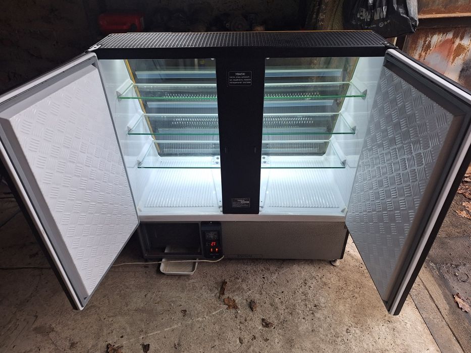 Холодильна вітрина Умка 1.2м
