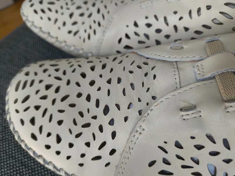 Kremowe ażurowe buty ecru skórzane Pikolinos