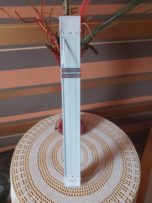 Oprawa ledowa podszawkowa. 230 V. Estetyczna.