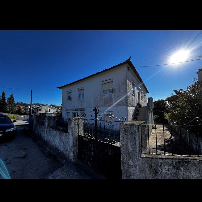 Moradia T3 em Alvarães