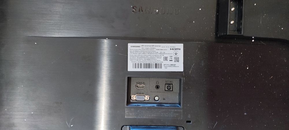 Монитор Samsung матовый