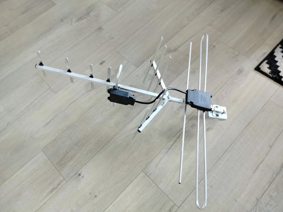 Antena telewizyjna DVB-T/T2 marki Dipol