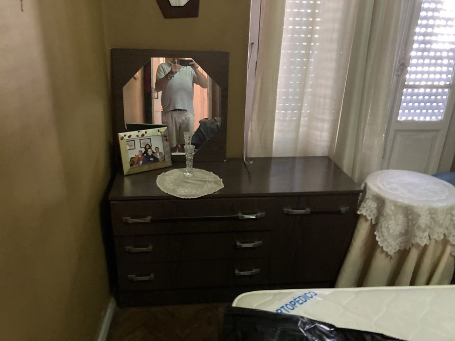 Cedo recheio de casa na Amadora a quem for buscar e se necessário, desmontar