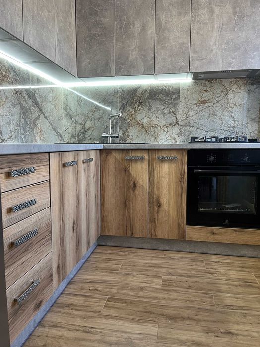 NEW! Продам 2-кімнатну квартиру в центрі міста