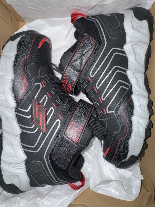 Дитячі ботинки черевики skechers світять розм 29/31 мігалк крос туфлі d.d.step шкіра розм 27