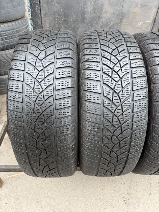 Шини 205/60/16 GoodYear UltraGrip зима 4шт
