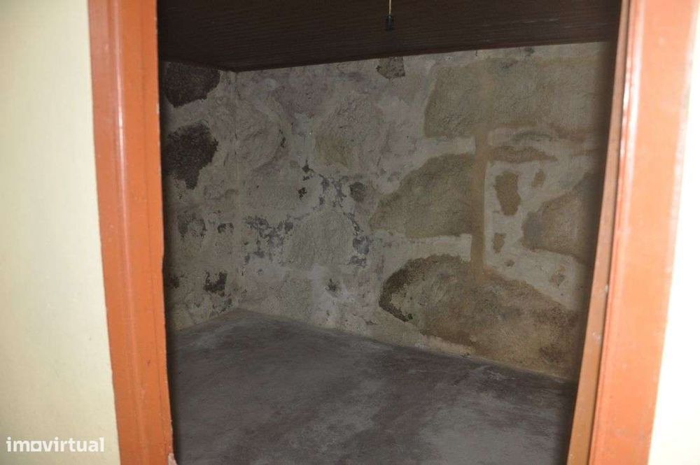 Casa para Restauro em Abação