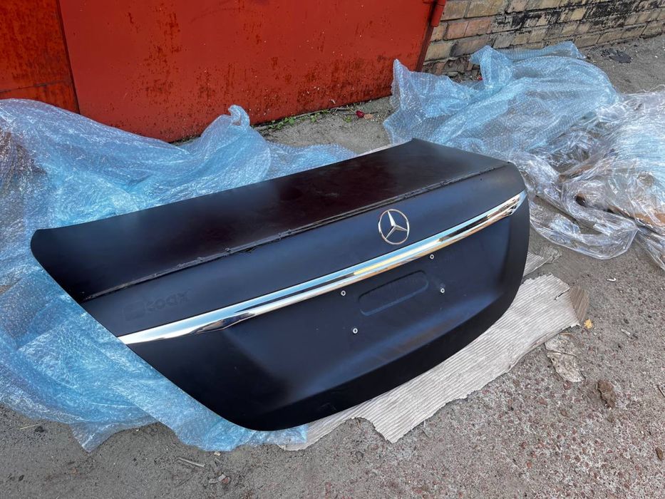Mercedes W213/C205cupe Крышки багажника