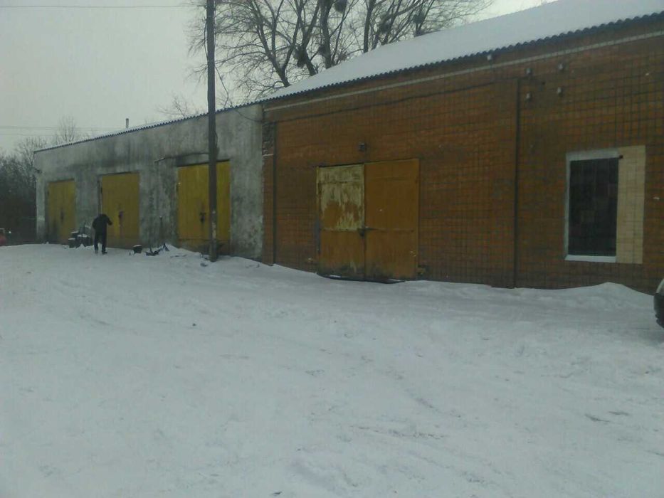 Ярмолинці Виробничі приміщення 1300 кв м з земельною  ділянкою 1,750га