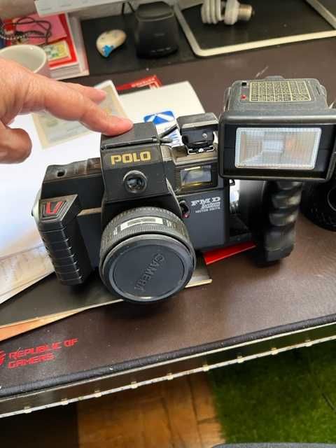 Máquina fotografica de rolo antiga