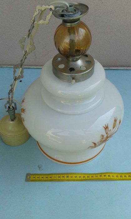 Светильник с плафоном.