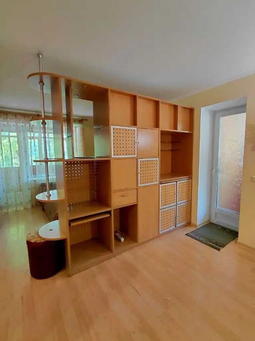 Продаж 1 кімнатної квартири на пр. О.Поля, низ.