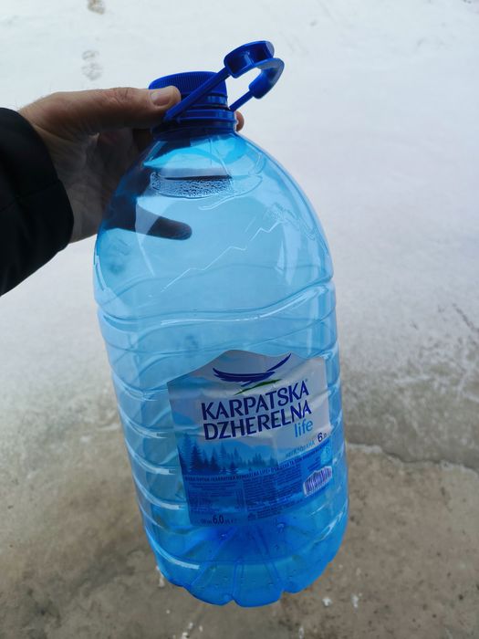 Продам баклажки 6 л зі зручною ручкою