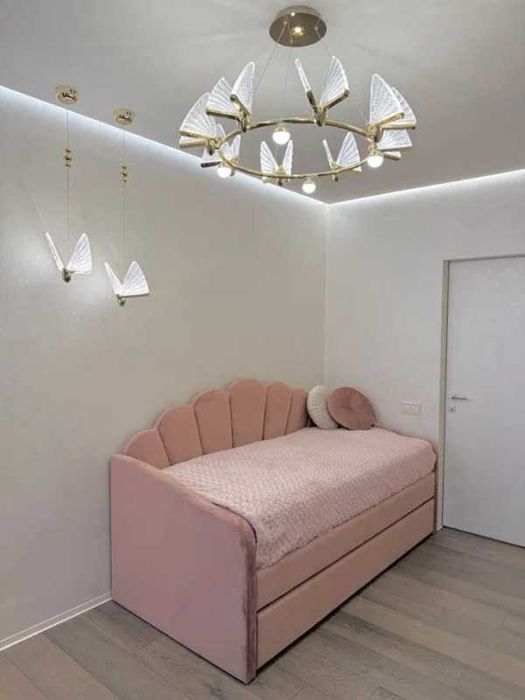 Пропонується до продажу простора 4-кімнатна квартира